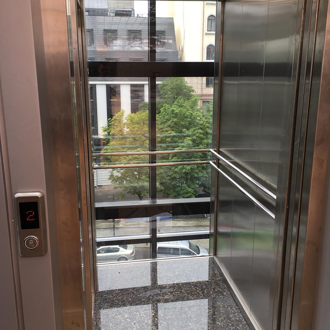 Отель «Марлин» 2 лифта 630 кг. 4 остонвки